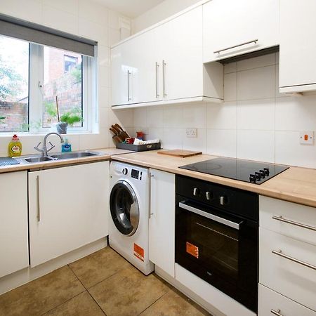 Ideal Abode Abbots 4 En-Suite Chester Buitenkant foto