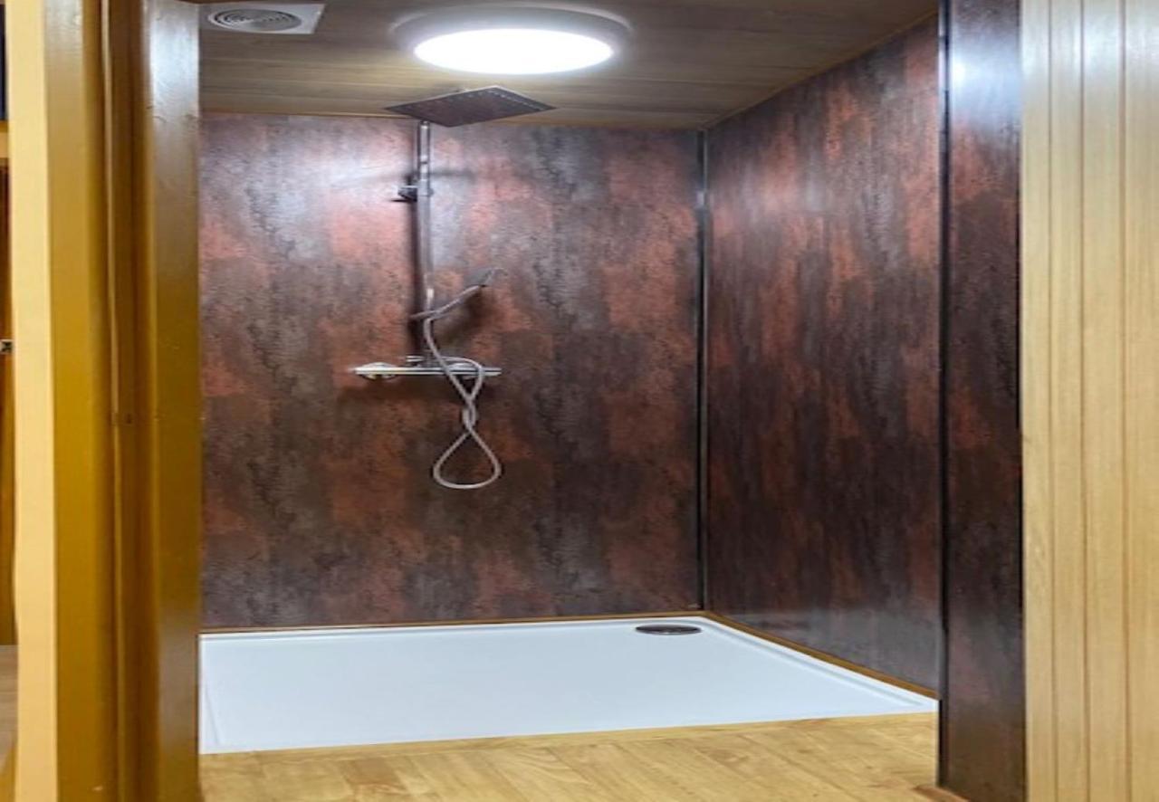 Ideal Abode Abbots 4 En-Suite Chester Buitenkant foto