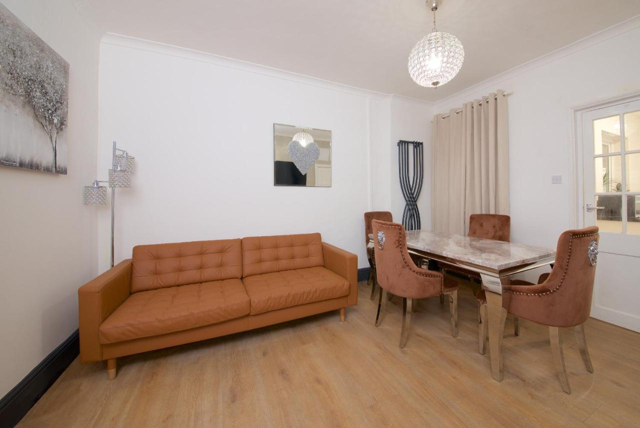 Ideal Abode Abbots 4 En-Suite Chester Buitenkant foto