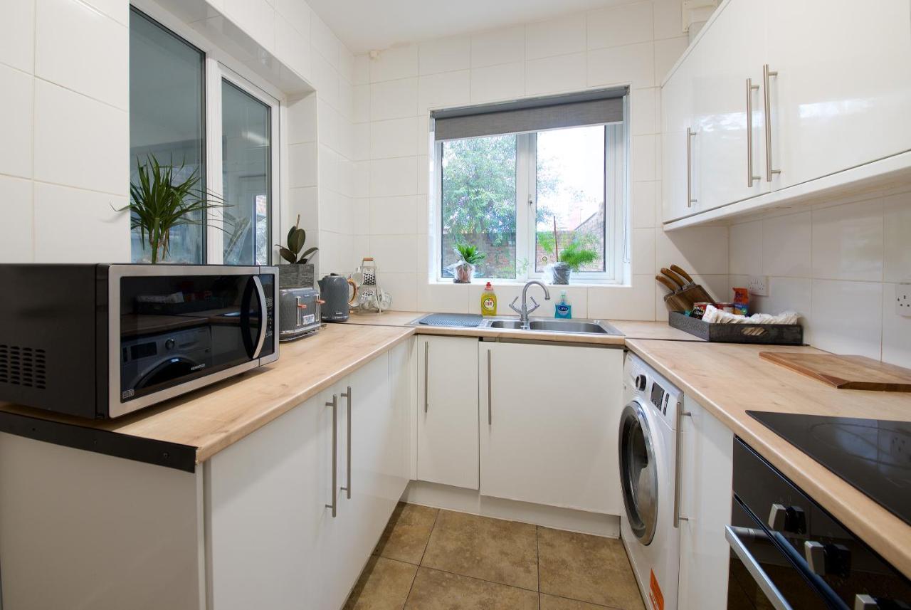 Ideal Abode Abbots 4 En-Suite Chester Buitenkant foto